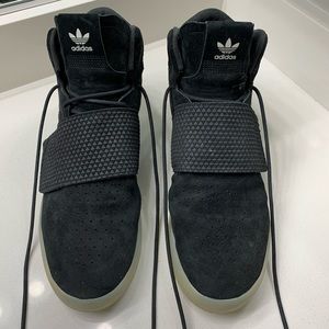 Adidas Tubular sneakers